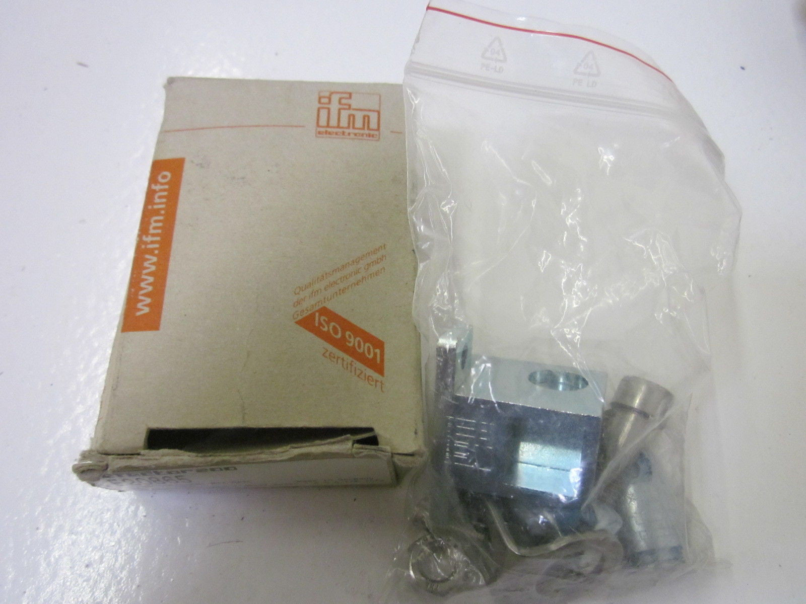 IFM E20865 *NEW IN BOX*
