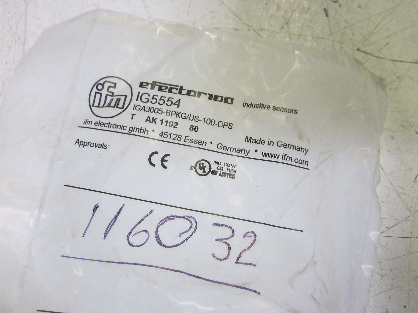 IFM ELECTRONIC IG5554 INDUCTIVE PROXIMITY SENSOR  *NEW IN A FACTORY BAG*