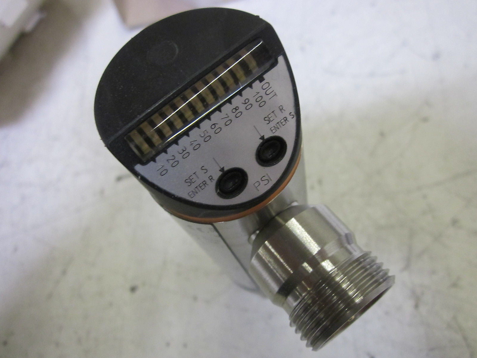 IFM ELECTRONIC PB4314 PRESSURE SENSOR 102-132VAC *NEW IN BOX*