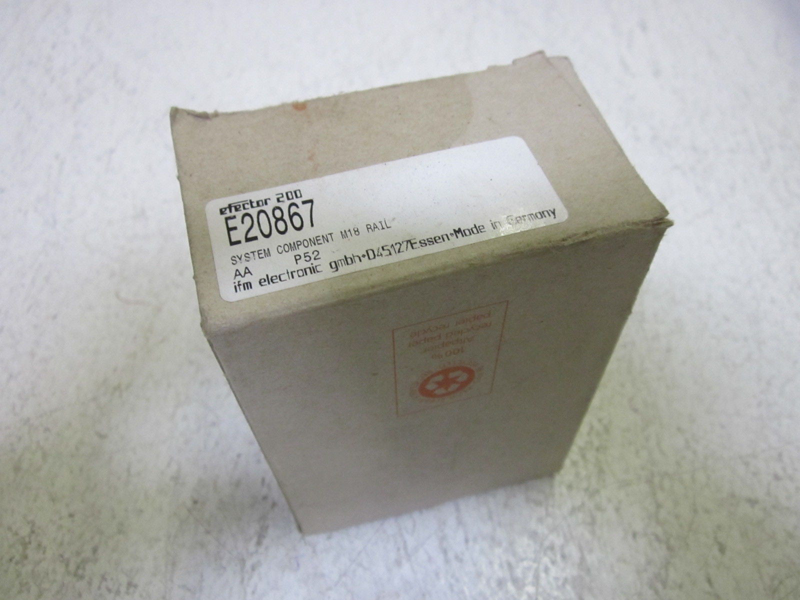 IFM ELECTRONICS E20867 SYSTEM COMPONENT M18 RAIL MOUNTING SET  *NEW IN BOX*