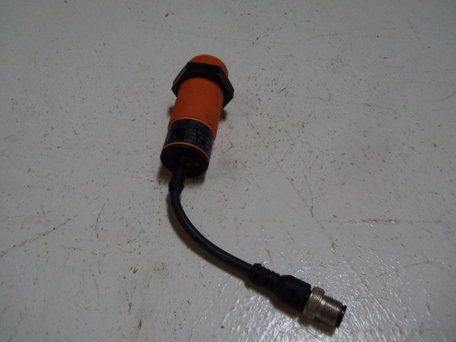 IFM ELECTRONICS KI5209 PROXIMITY SENSOR SWITCH *USED*