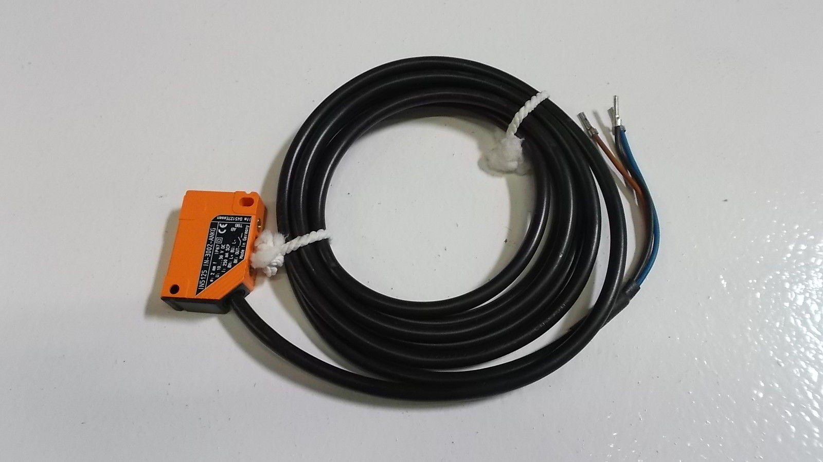 IFM EFECTOR IN5125 INDUCTIVE PROXIMITY SENSOR *NEW NO BOX*