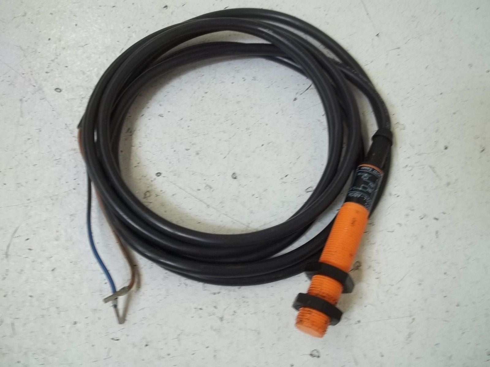 IFM IF0305 INDUCTIVE PROXIMITY SENSOR *USED*