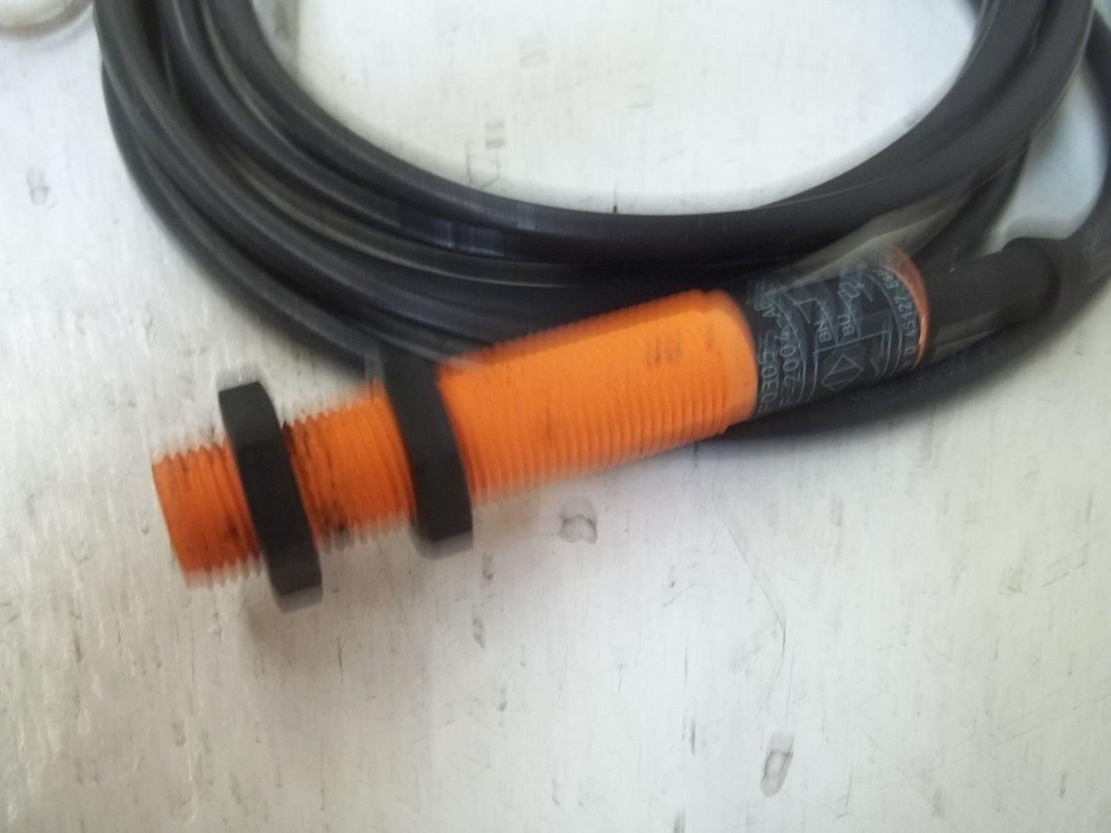 IFM IF0305 INDUCTIVE PROXIMITY SENSOR *USED*