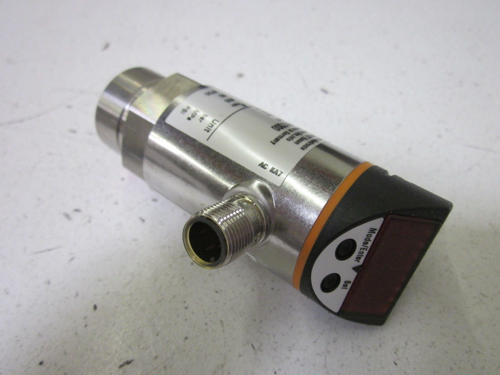 IFM EFECTOR PN7300 PRESSURE MONITOR *NEW IN BOX*