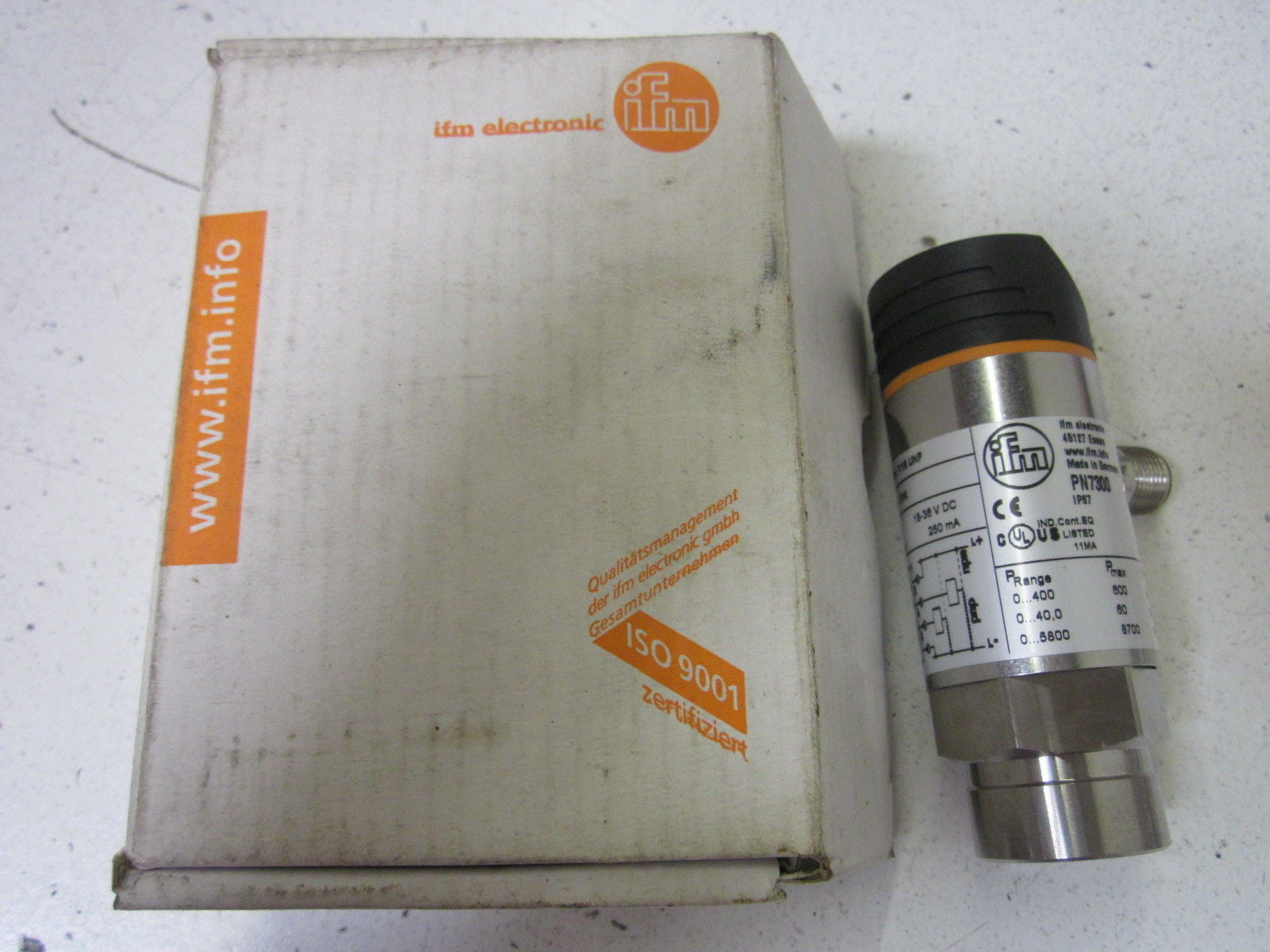 IFM EFECTOR PN7300 PRESSURE MONITOR *NEW IN BOX*