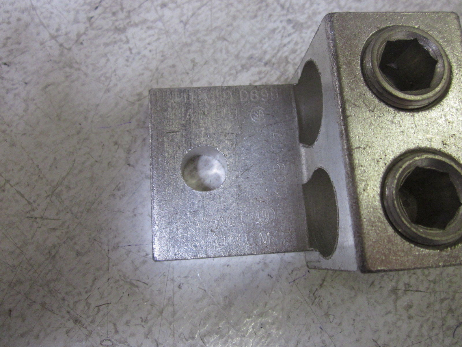ILSCO AU-600 TWO CONDUCTOR MECHANICAL LUG *NEW IN BOX*
