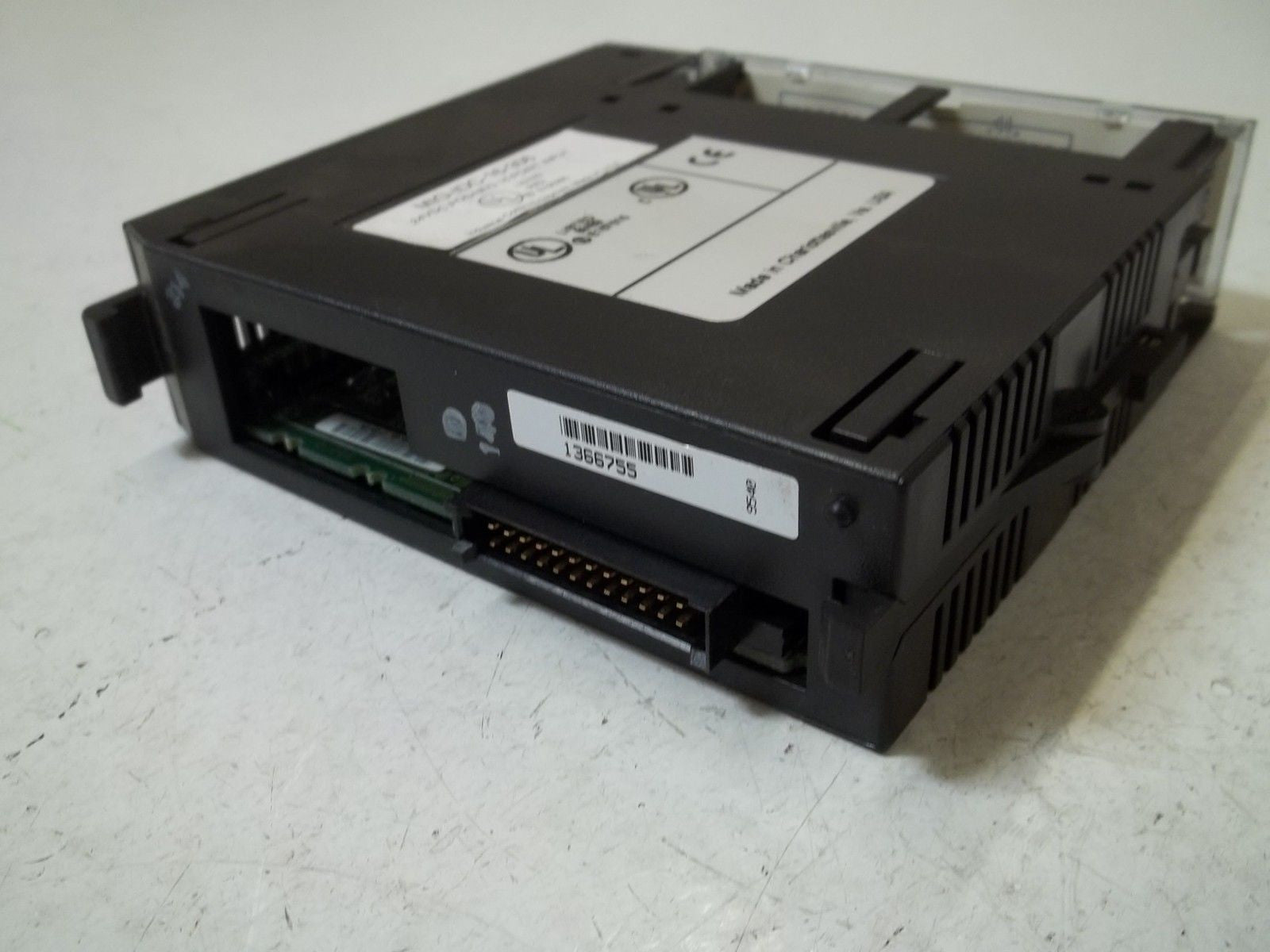 INDUSTRIAL CONTROL EQUIPMENT  MIO-IDC-16-306 24VDC POS/NEG 16 POINT INPUT *USED*