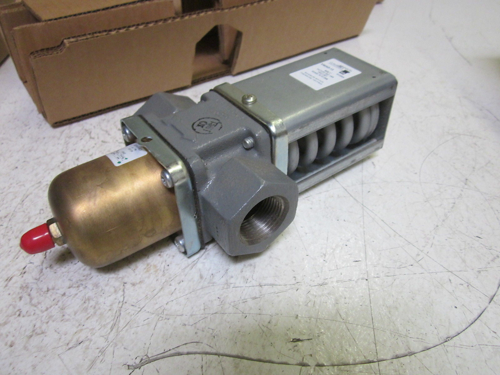 INGERSOLL RAND 38052759 VALVE WATER CONTROL *NEW IN BOX*