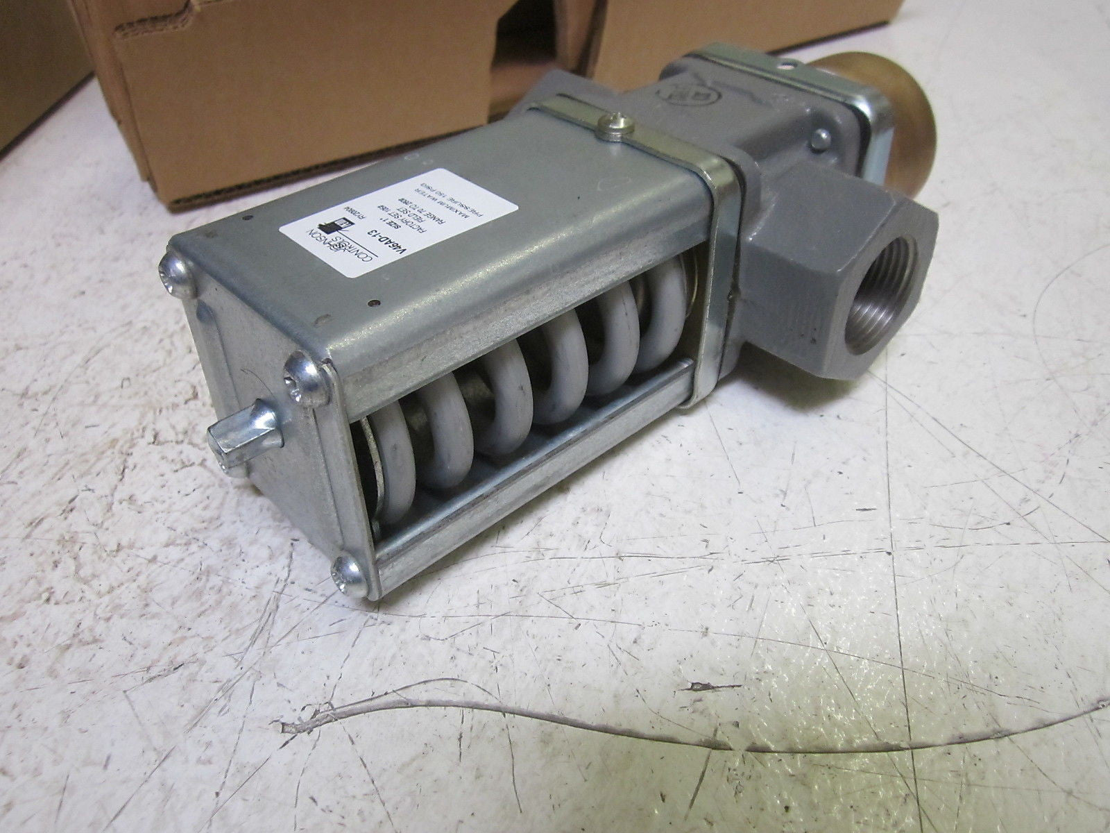 INGERSOLL RAND 38052759 VALVE WATER CONTROL *NEW IN BOX*
