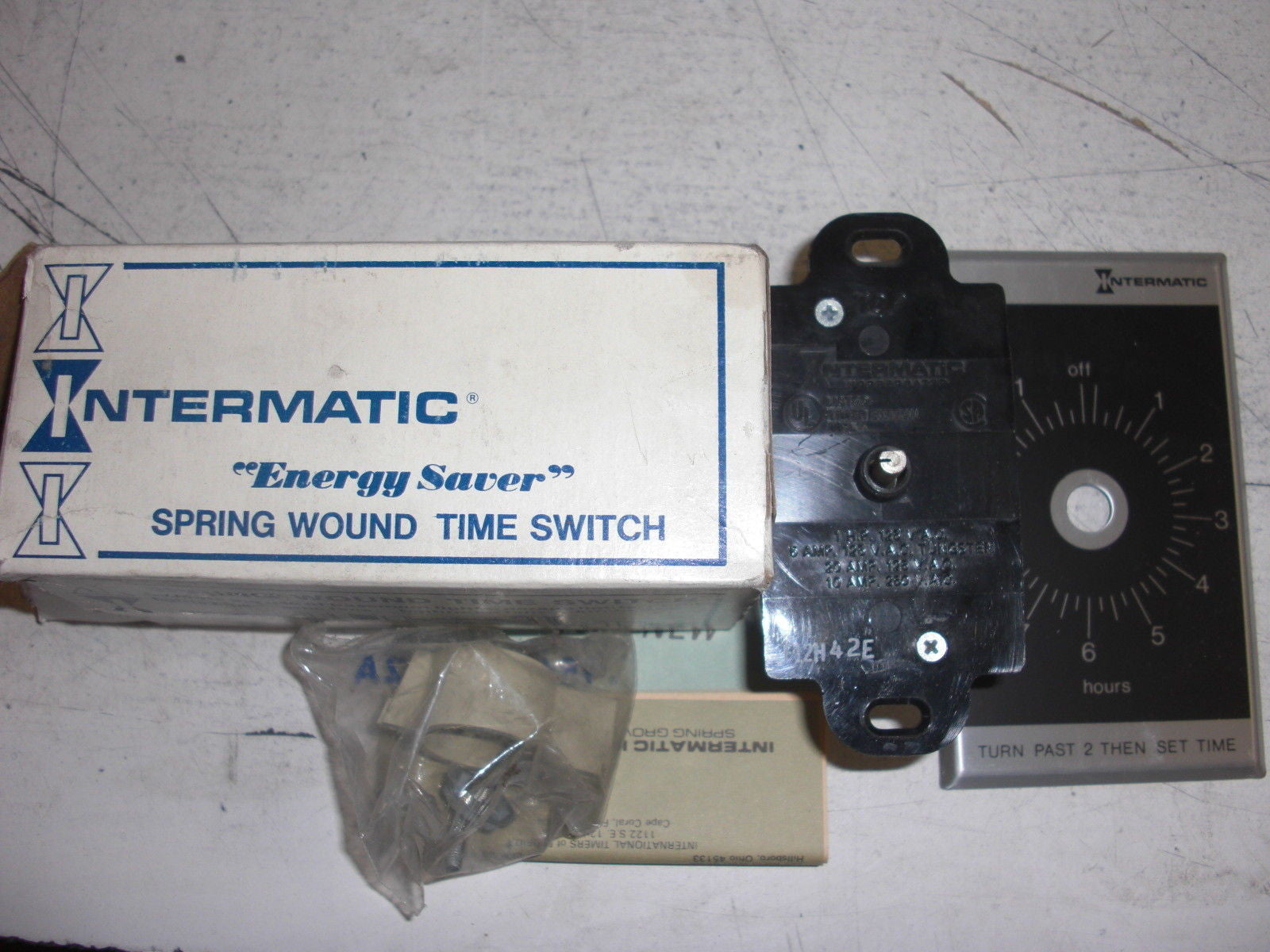 INTERMATIC F12H42E *NEW IN BOX*