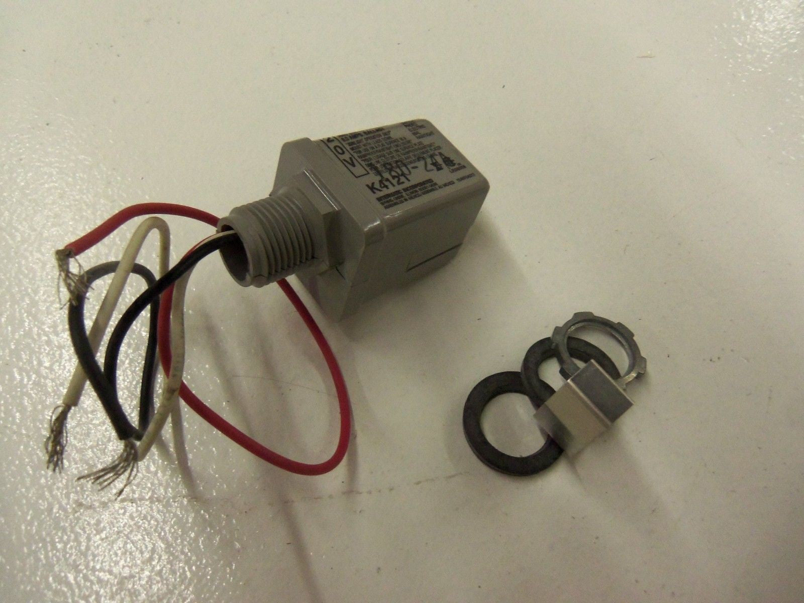 INTERMATIC K4121 PHOTOELECTRIC CONTROL 120V *USED*