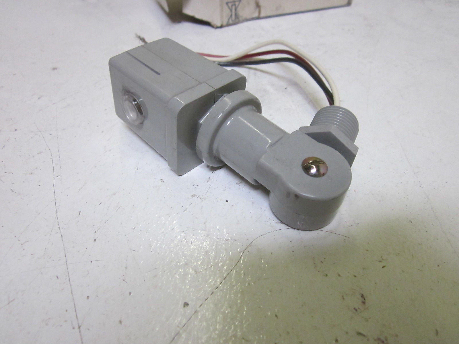 INTERMATIC K4233 PHOTO ELECTRIC CONTROL 77VAC *NEW IN BOX*