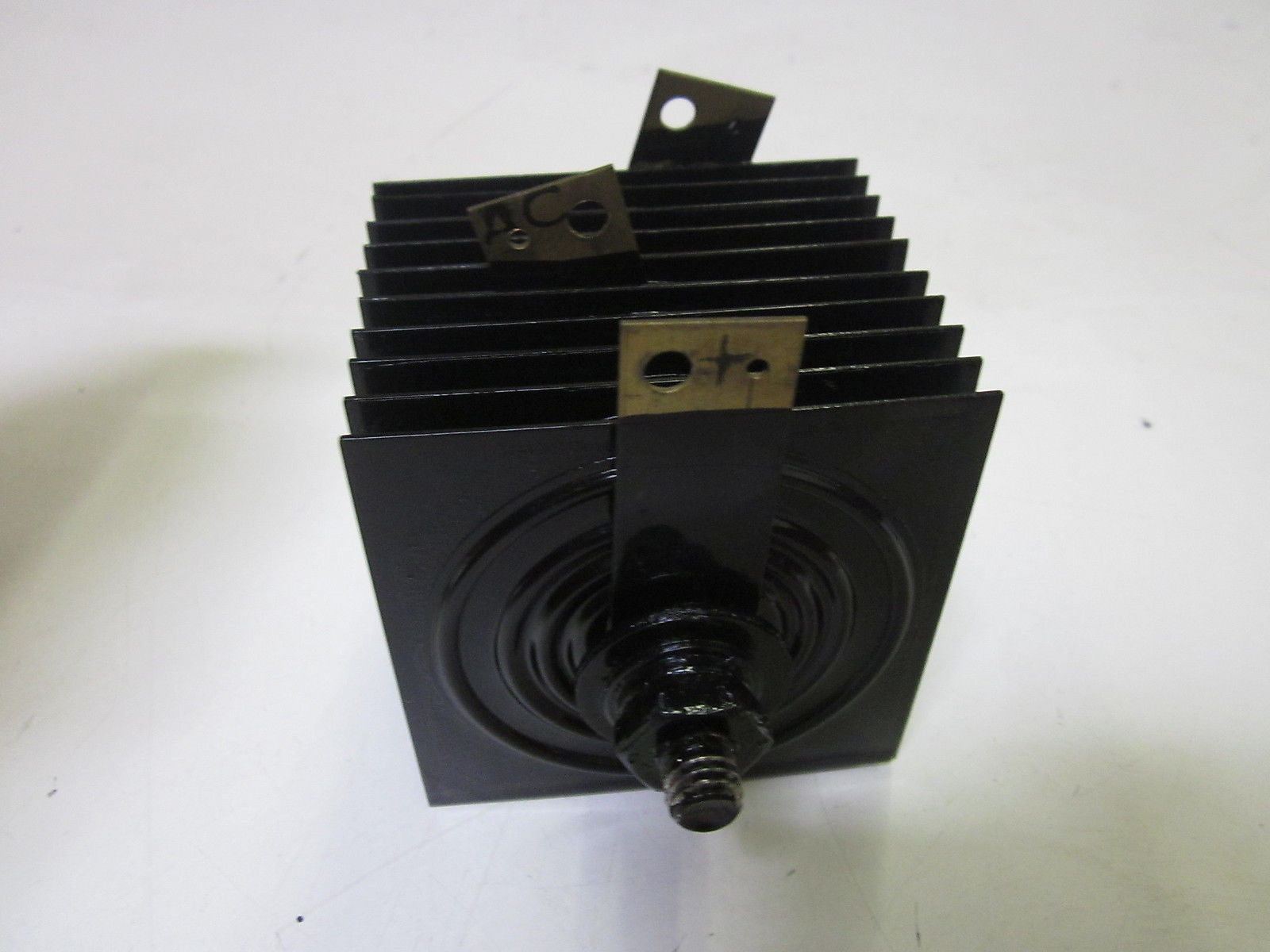 INTERNATIONAL RECTIFIER D-2048 *NEW NO BOX*