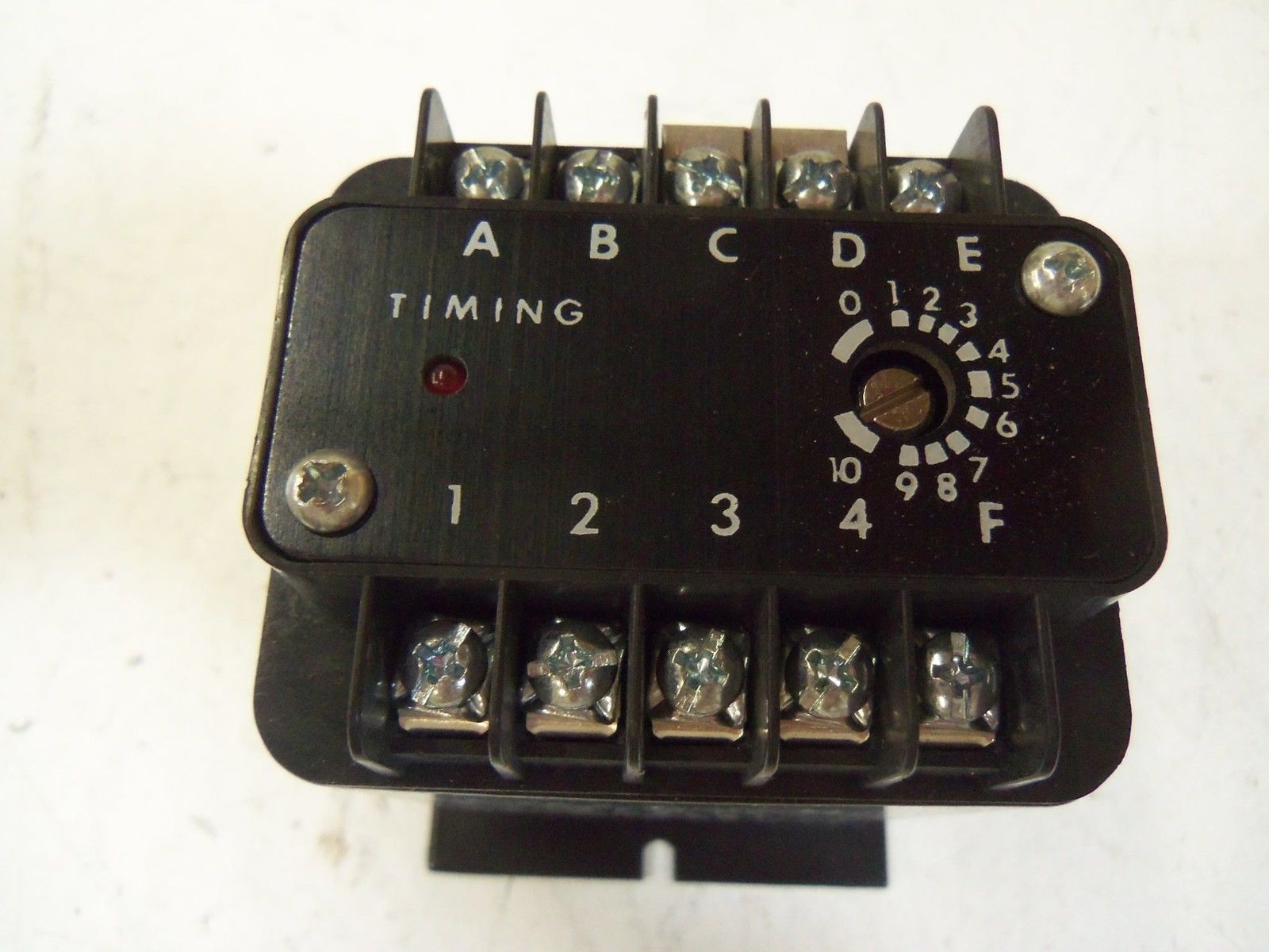 ISSC 1013-1-F-2-B1 SOLID STATE TIMER .06-5 SEC. *NEW NO BOX*