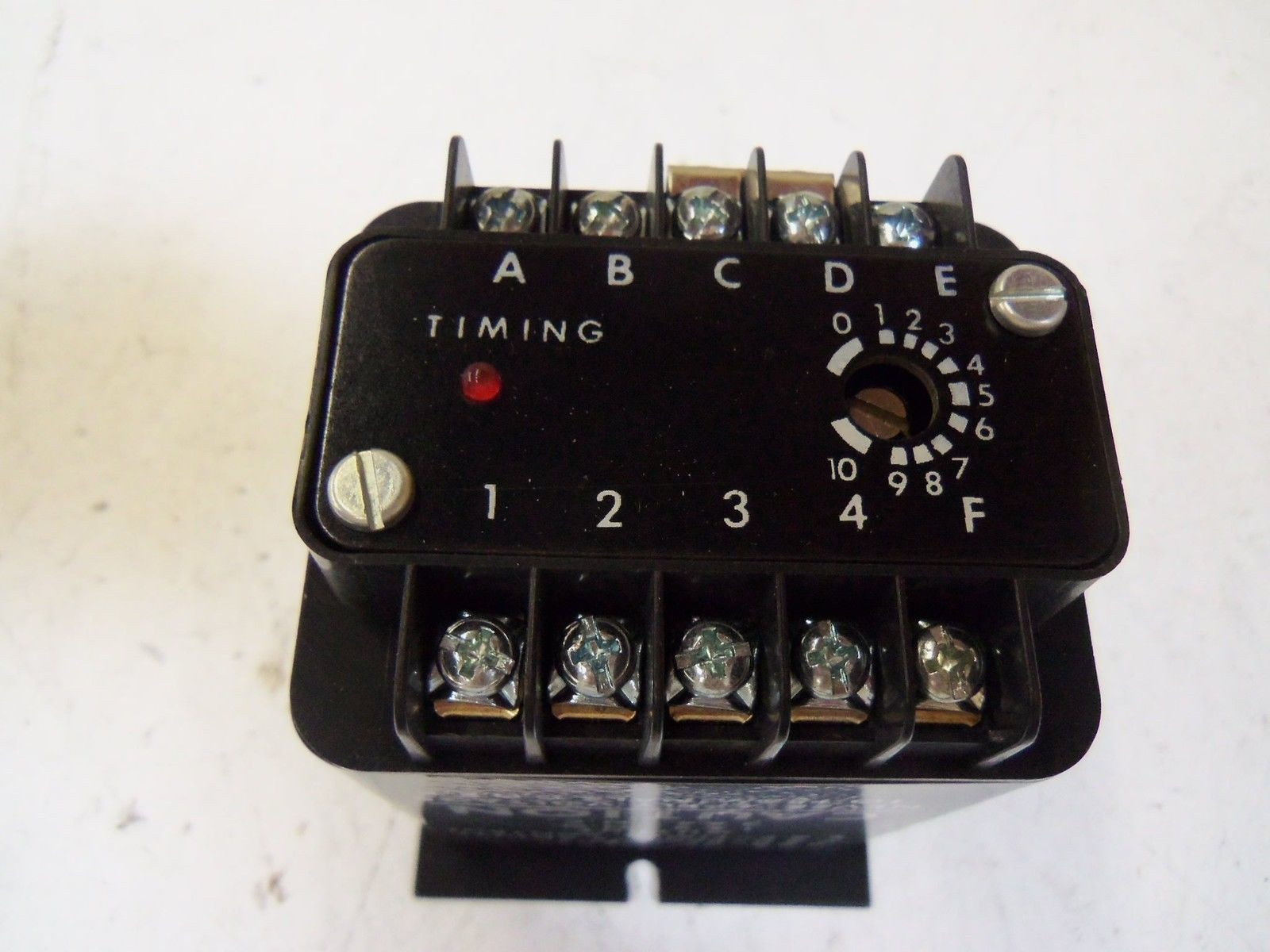 ISSC 1013-1-L-2-B SOLID STATE TIMER *NEW IN BOX*