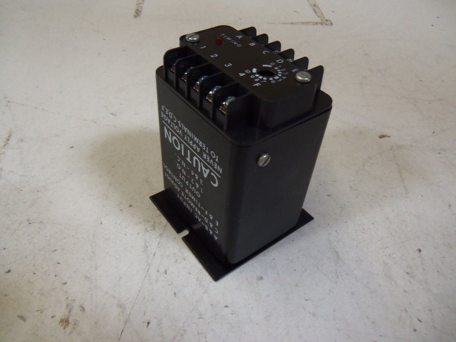 ISSC 1013-1-L-2-B SOLID STATE TIMER *NEW IN BOX*