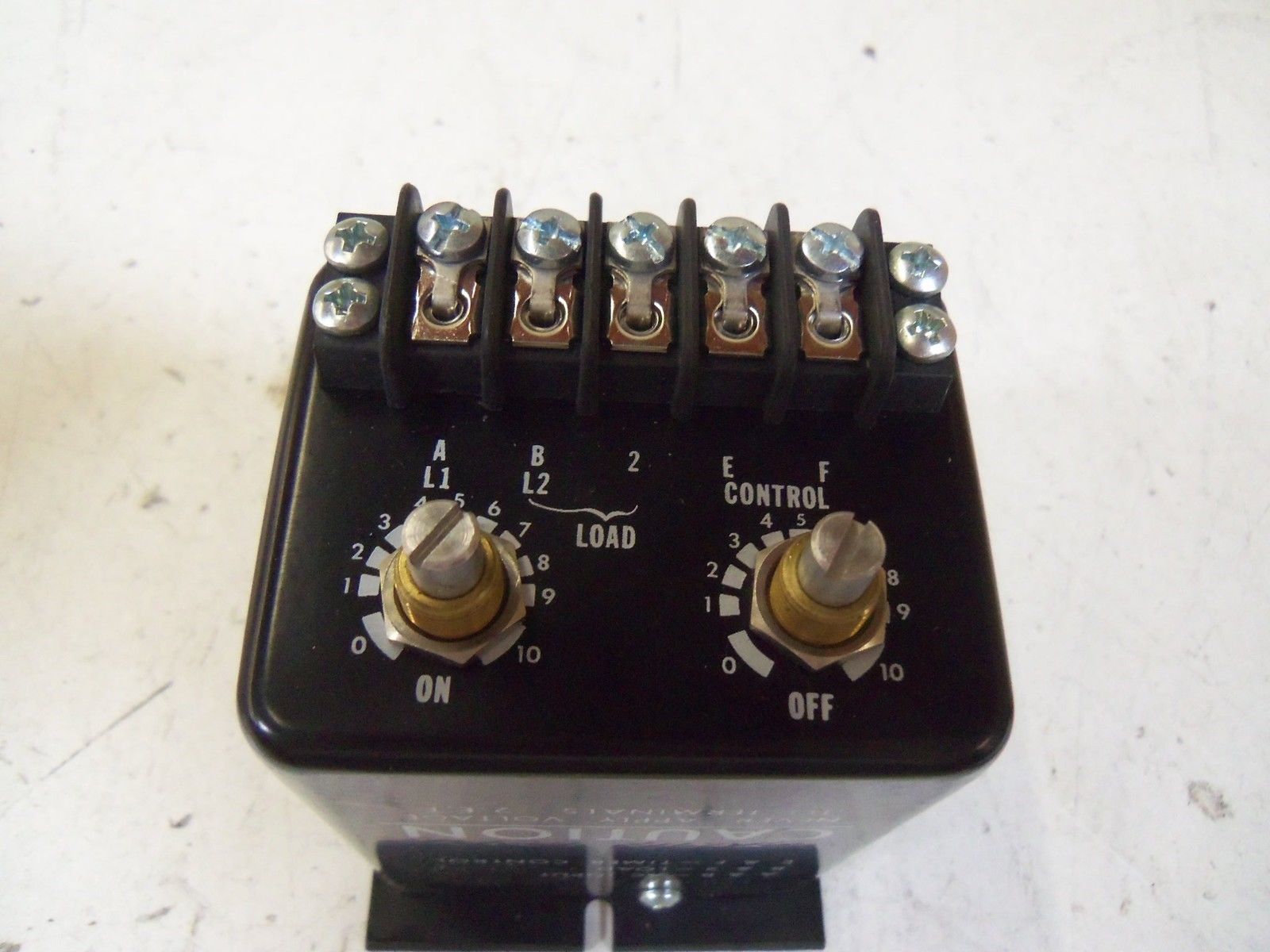 ISSC 1061-1-G-G-1-C SOLID STATE TIMER *NEW IN BOX*