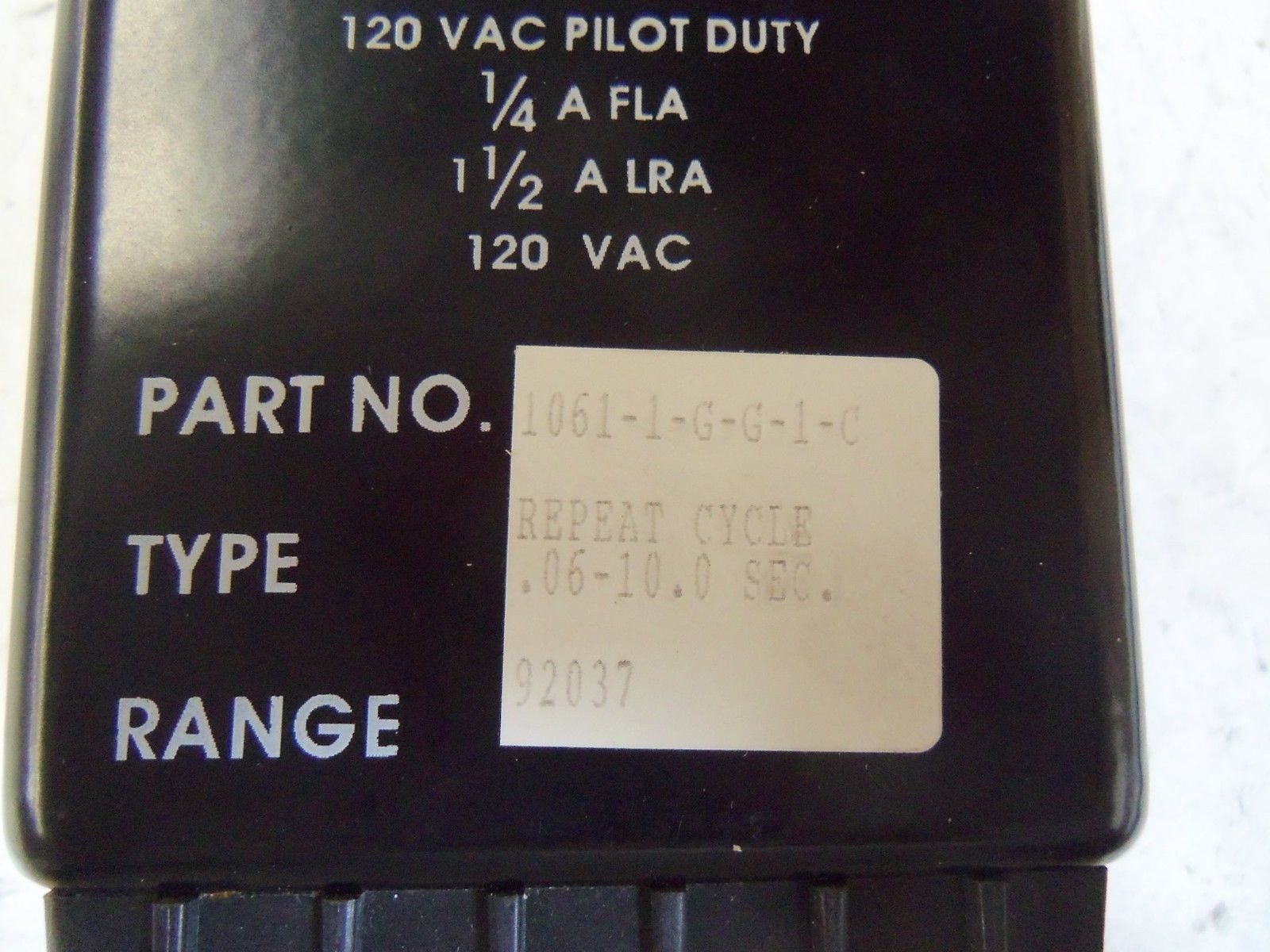 ISSC 1061-1-G-G-1-C SOLID STATE TIMER *NEW IN BOX*