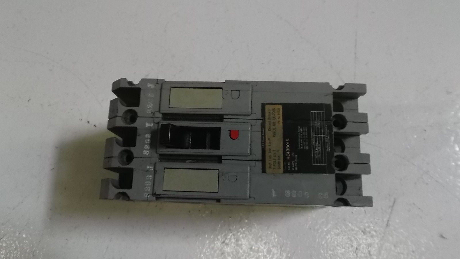 ITE CIRCUIT BREAKER HE43B015 *USED*
