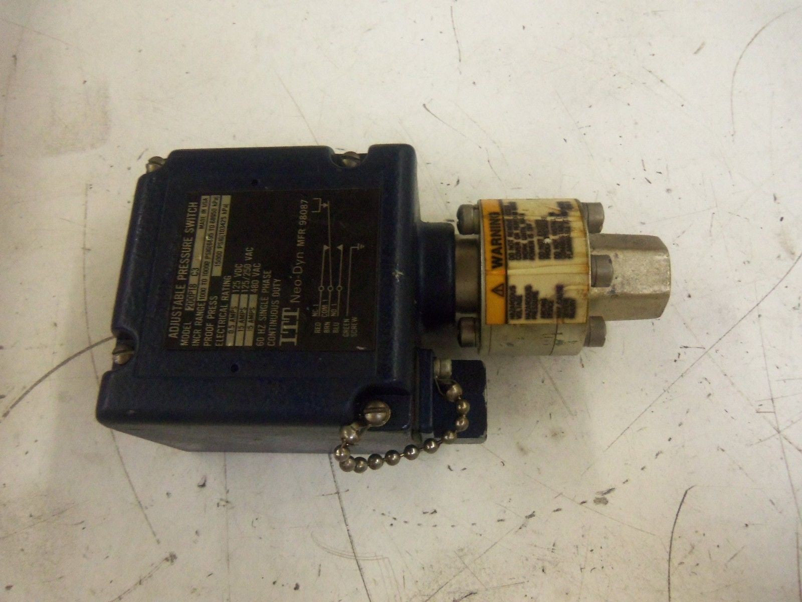 ITT NEO-DYN 200P18C3B ADJUSTABLE PRESSURE SWITCH *USED*
