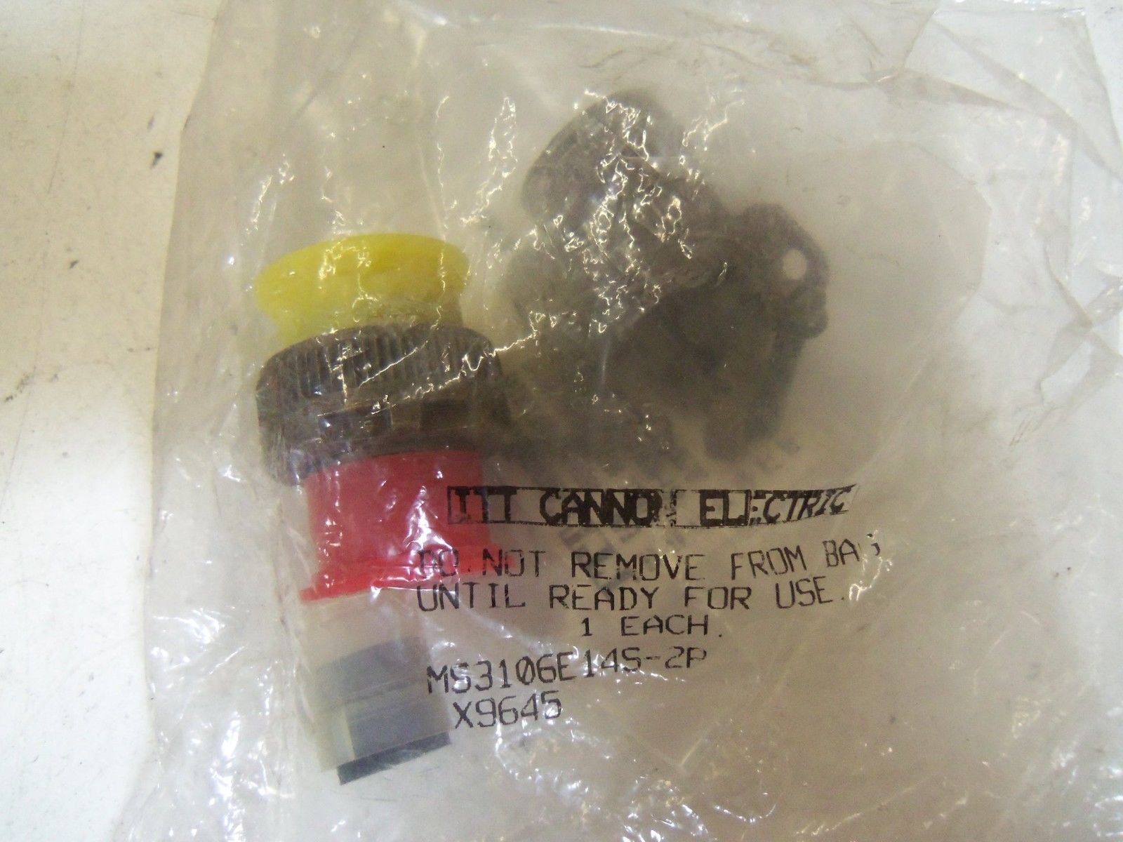 ITT CANNON ELECTRIC MS3106E14S-2P *NEW IN BAG*