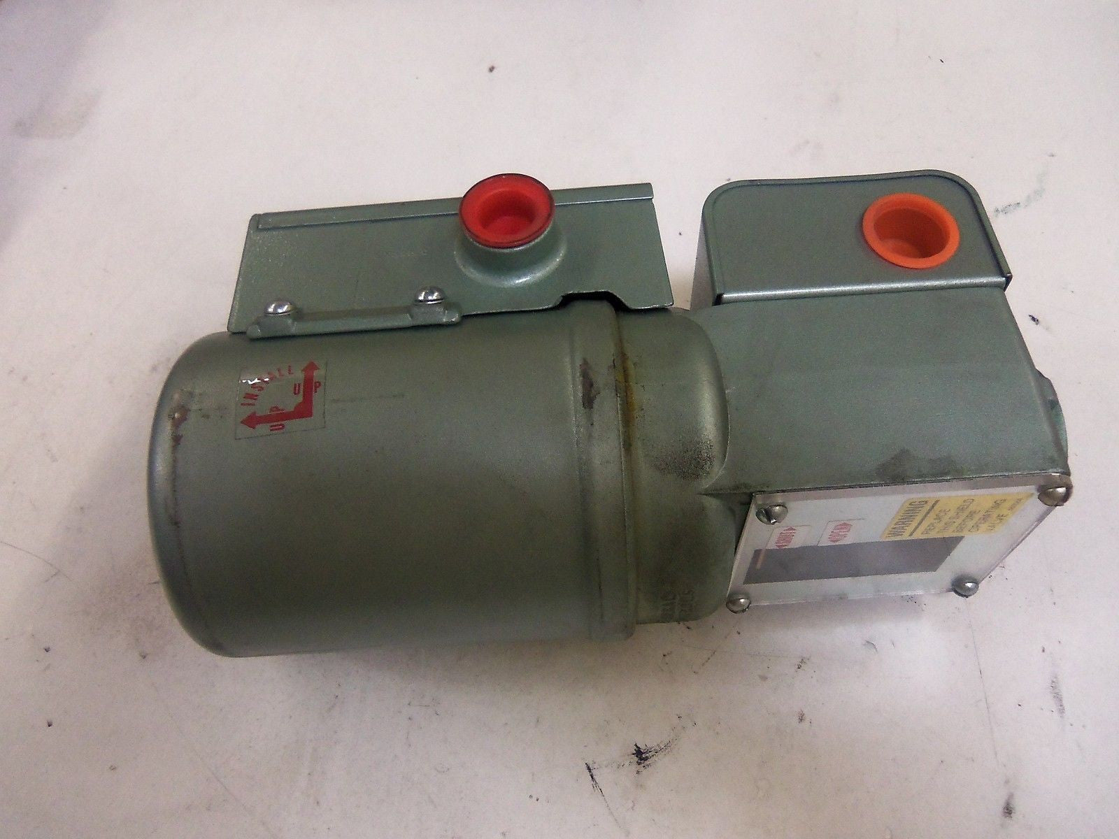 ITT HYDRAMOTOR VALVE H01A25A171 *NEW NO BOX*