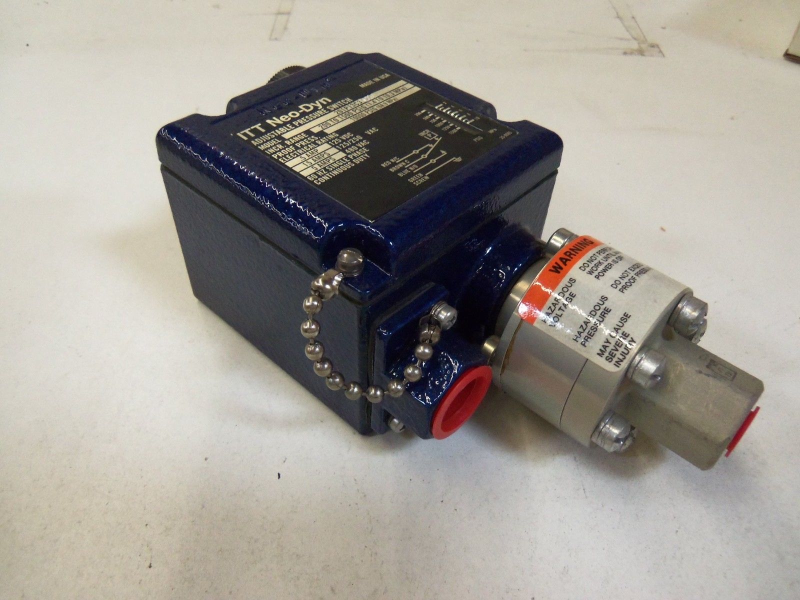 ITT NEO-DYN ADJUSTABLE PRESSURE SWITCH 201P13C3CK *NEW IN BOX*