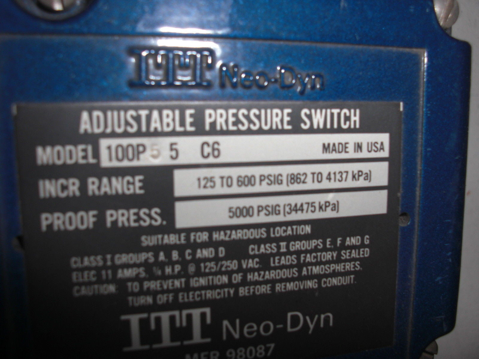 ITT NEO-DYN PRESSURE SWITCH  100P55C6 *USED*