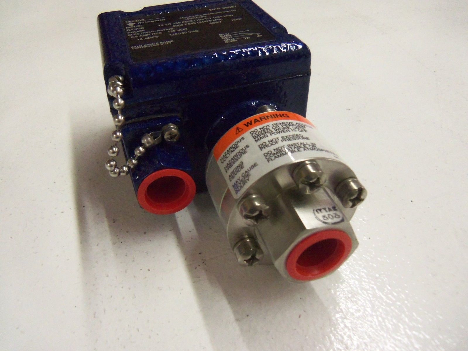 ITT PRESSURE SWITCH 100P42C3 *NEW IN BOX*