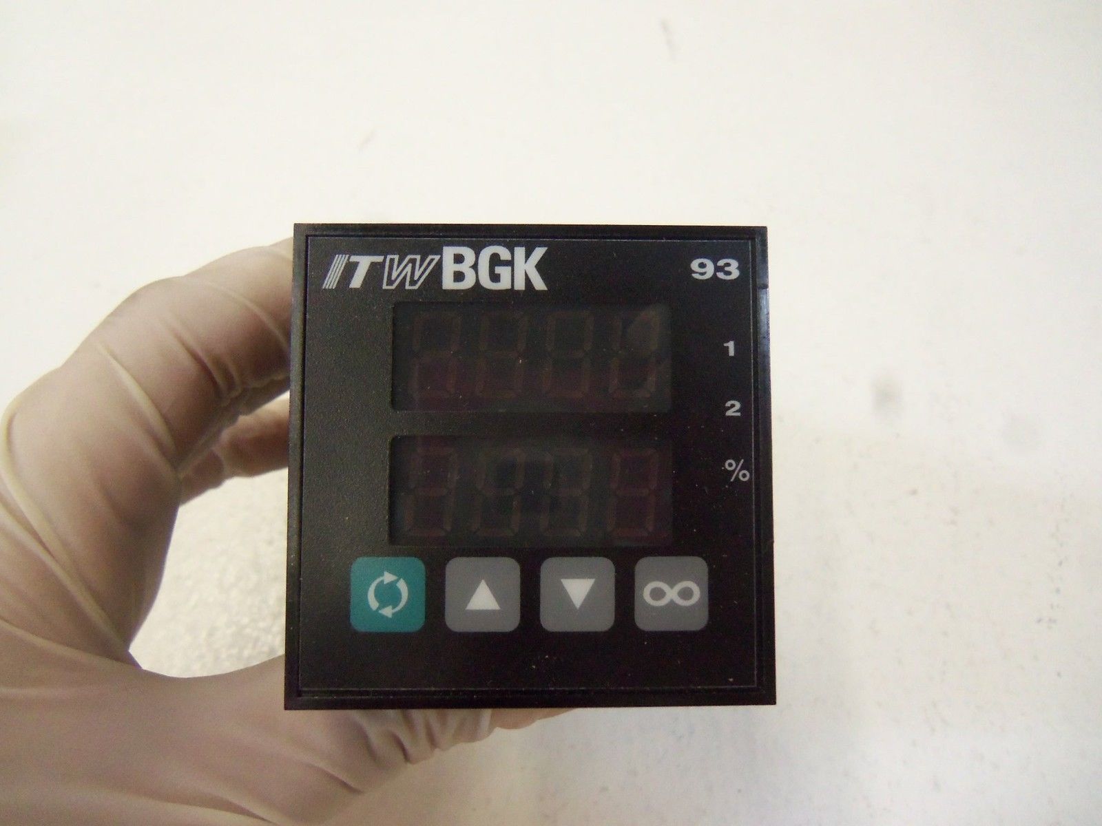 ITW BGK TEMPERATURE CONTROLLER 93AB-1FD0-00CR *NEW IN BOX*