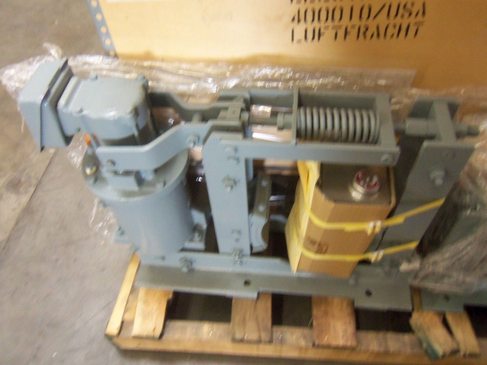 IWAMA MBT-160LN AC MAGNETIC BRAKE *NEW NO BOX*