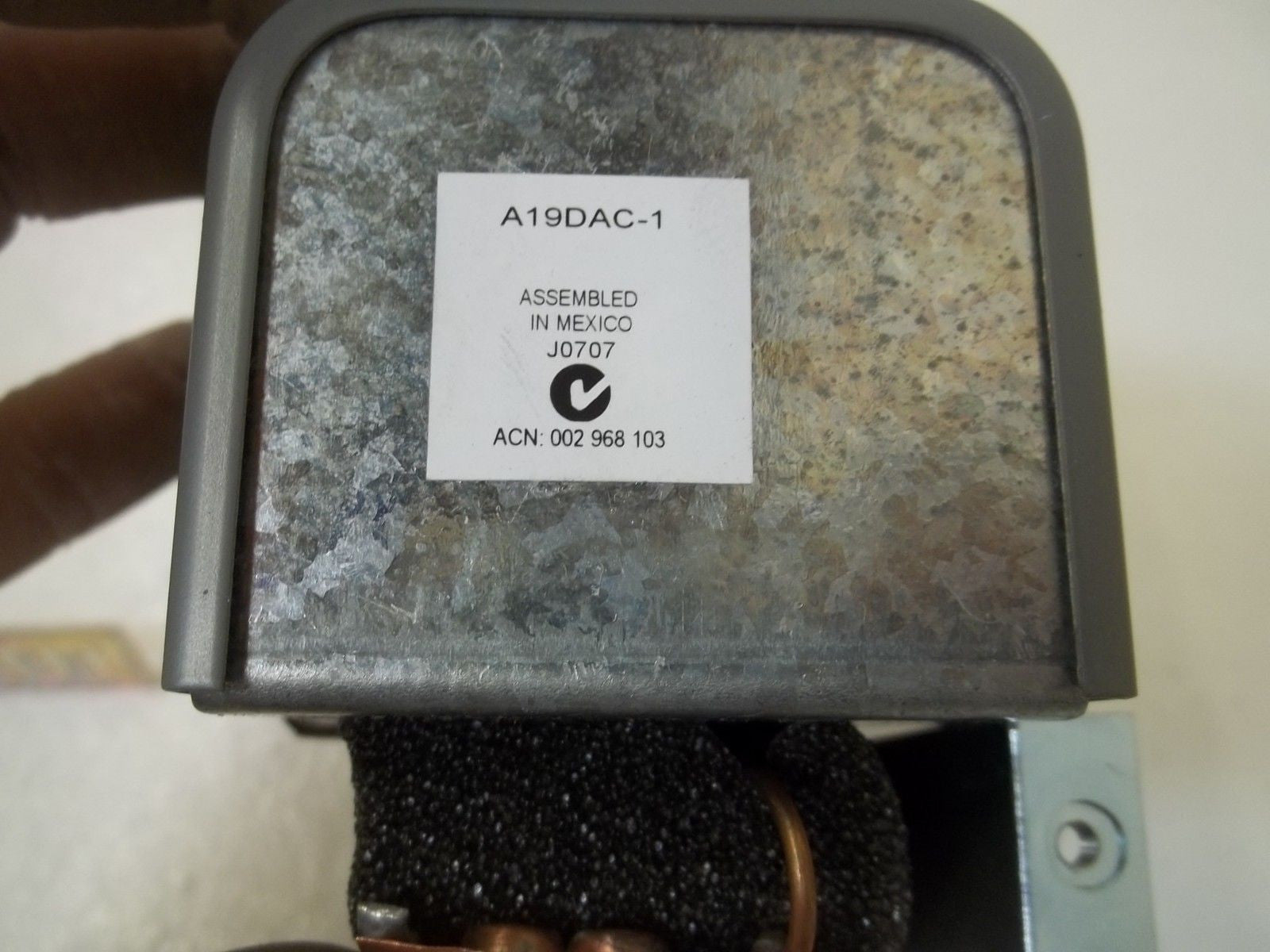 JOHNSON CONTROLS A19DAC-1C SURFACE MOUNTED TEMPERATURE CONTROL *NEW IN BOX*