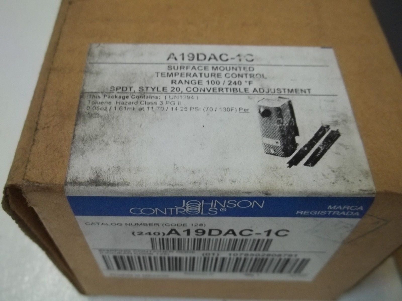 JOHNSON CONTROLS A19DAC-1C SURFACE MOUNTED TEMPERATURE CONTROL *NEW IN BOX*