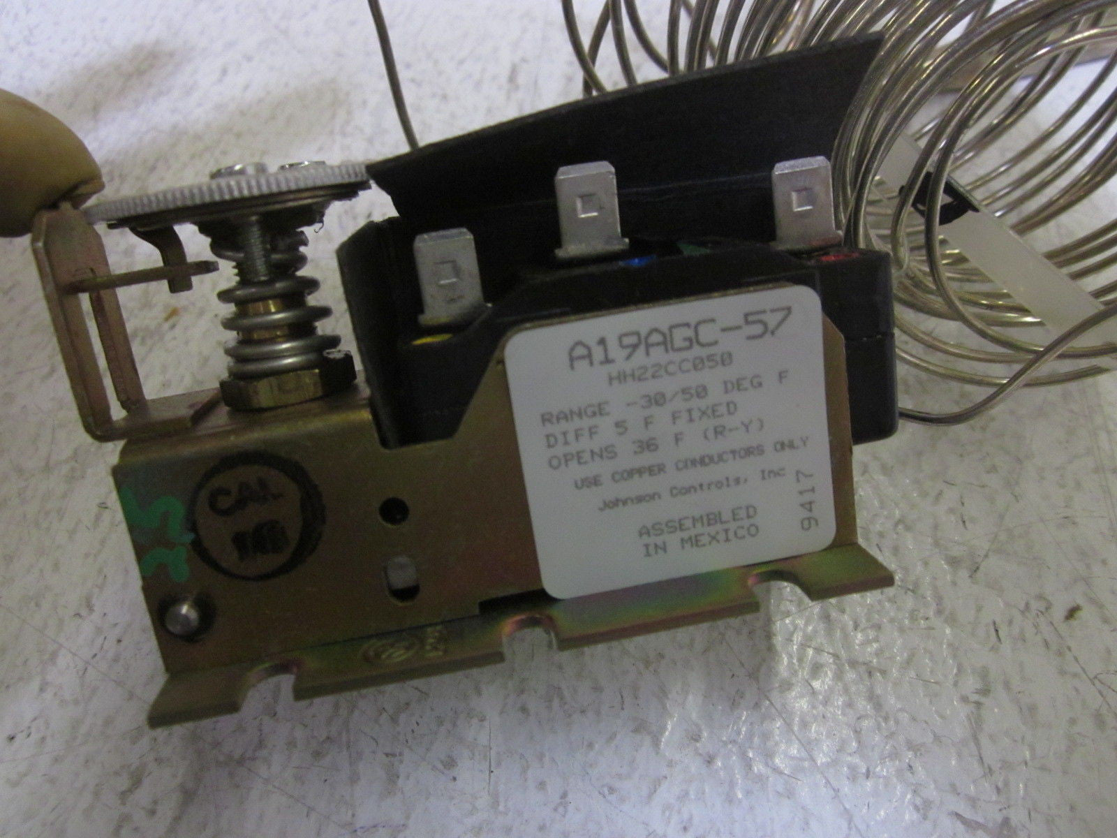 JOHNSON CONTROLS A19AGC-57 TEMPERATURE CONTROL *NEW NO BOX*