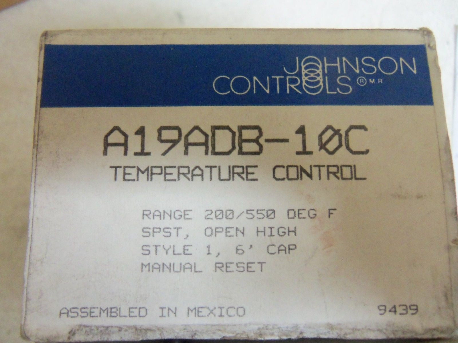 JOHNSON CONTROLS A19ADB-10C TEMPERATURE CONTROL *NEW IN BOX*