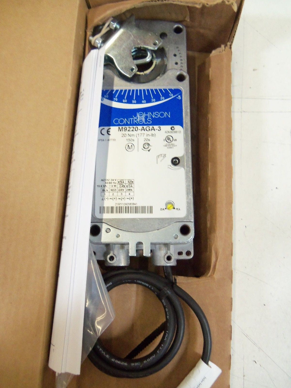 JOHNSON CONTROLS M9220-AGA-3 *NEW IN BOX*