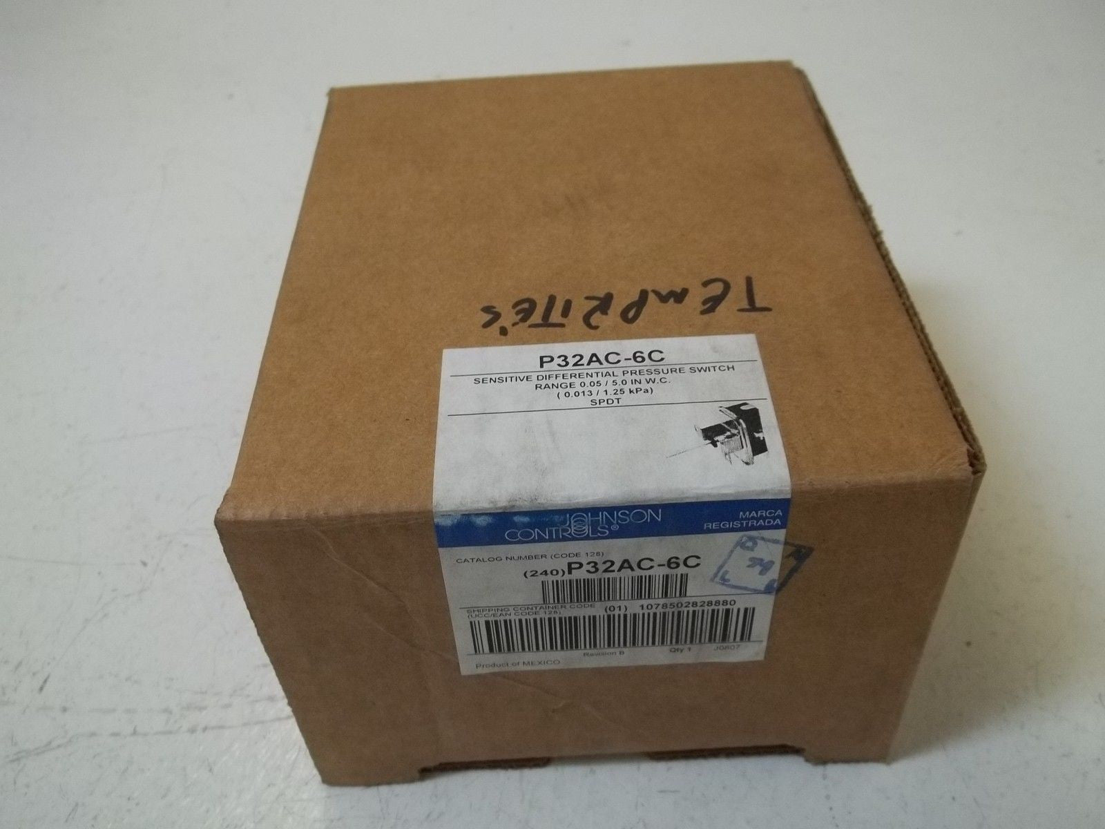 JOHNSON CONTROLS P32AC-6C *NEW IN BOX*