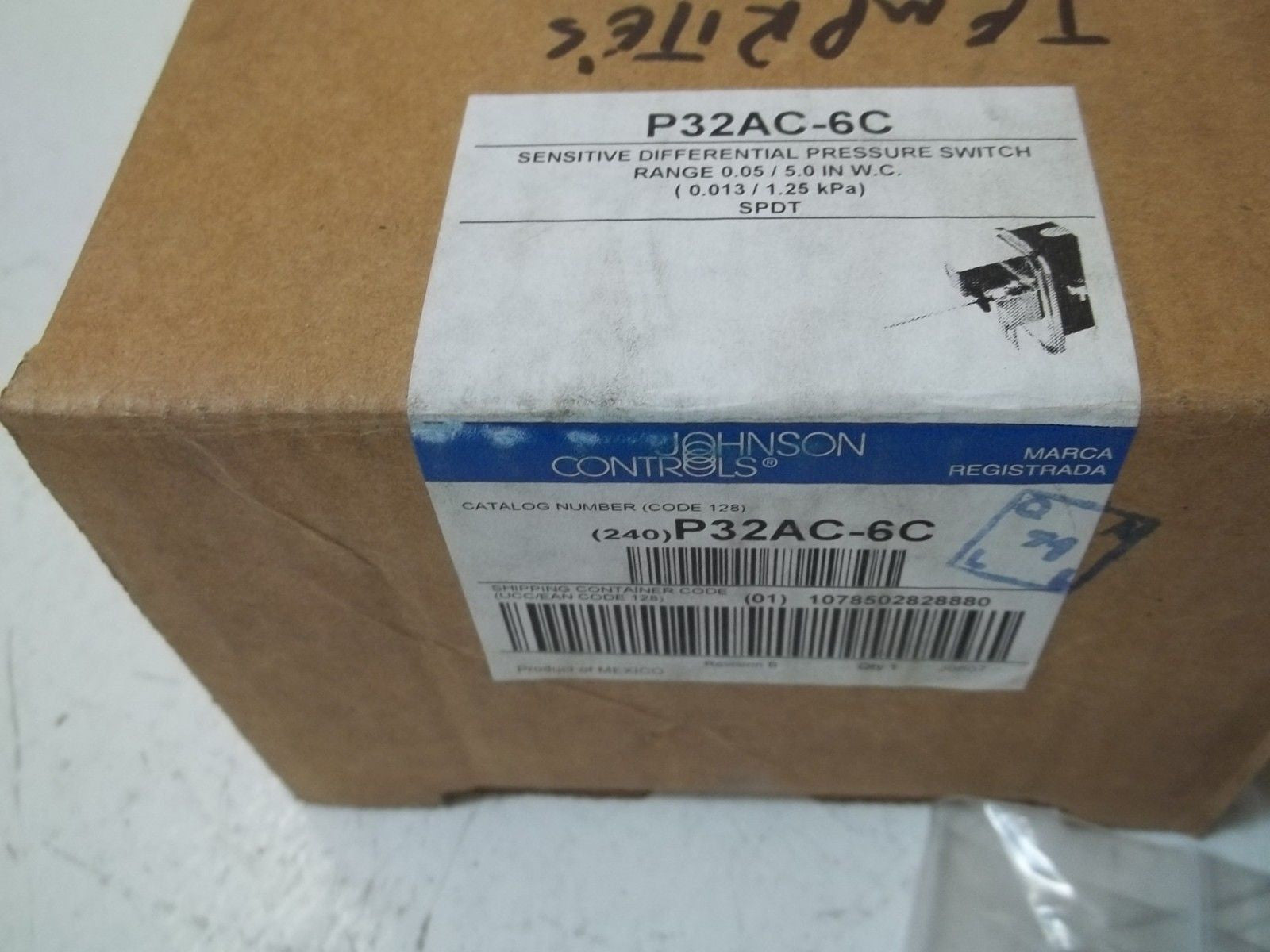 JOHNSON CONTROLS P32AC-6C *NEW IN BOX*