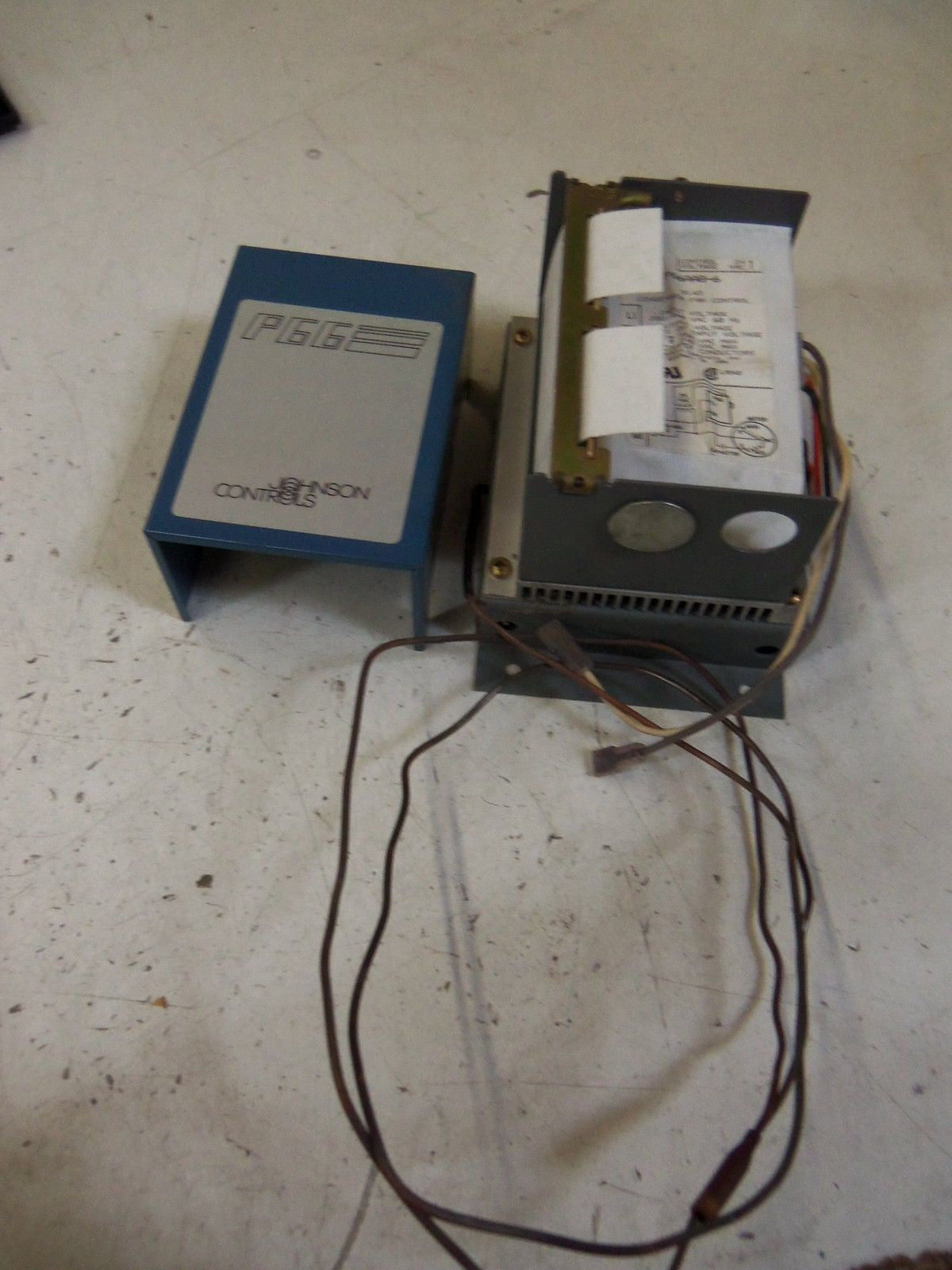 JOHNSON CONTROLS P66AAB-6   *USED*