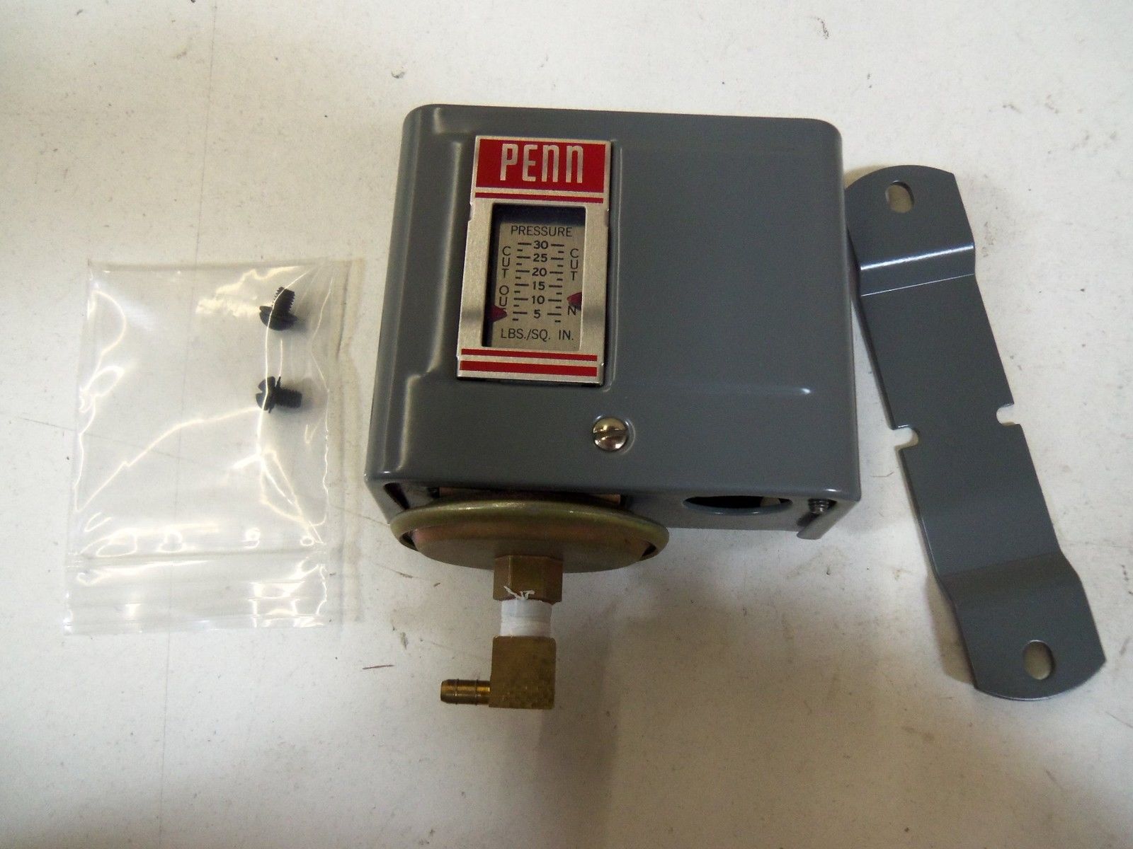 JOHNSON CONTROLS PRESSURE ELECTRIC CONTROL P67AA-1C *NEW IN BOX*