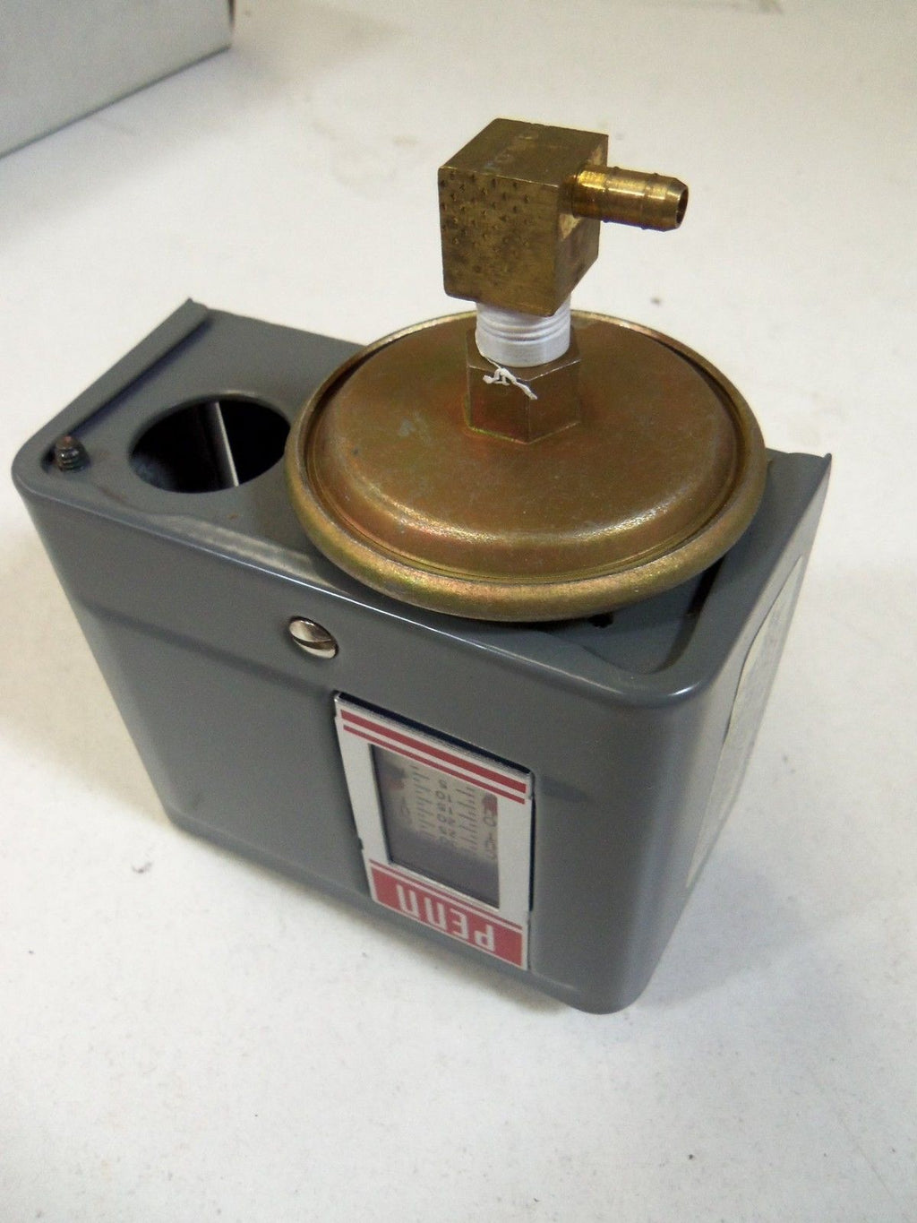 JOHNSON CONTROLS PRESSURE ELECTRIC CONTROL P67AA-1C *NEW IN BOX*