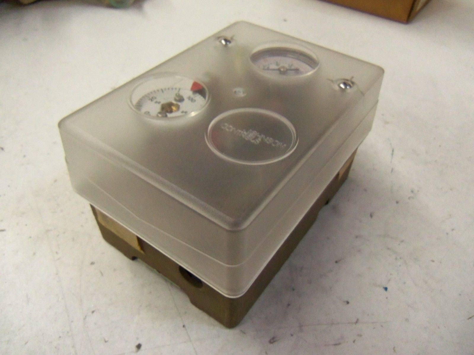JOHNSON CONTROLS T-5312-800 1 *USED*