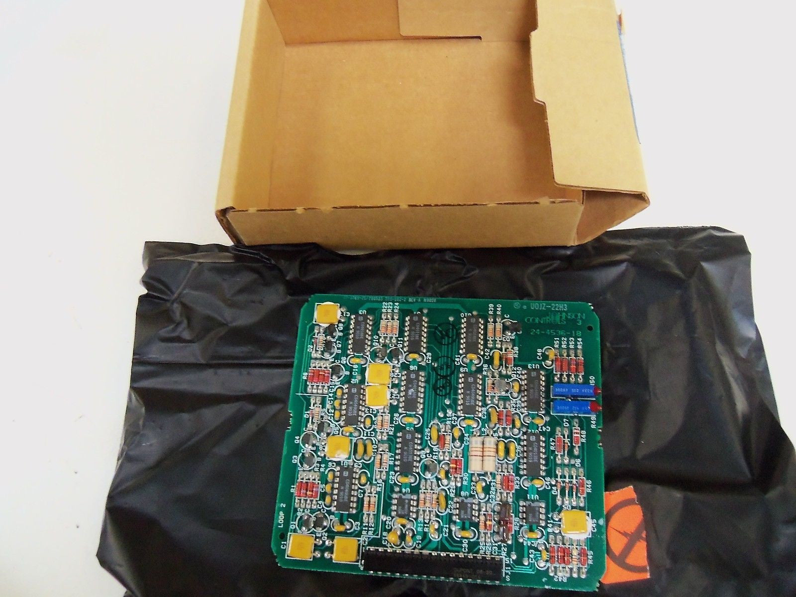JOHNSON CONTROLS TRS-102-2 *NEW IN BOX*