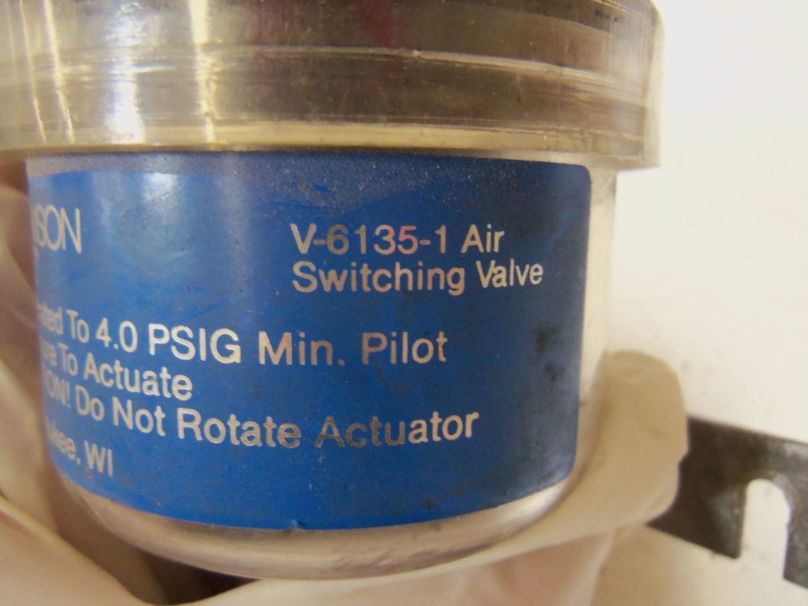 JOHNSON CONTROLS V-6135-1 *USED*