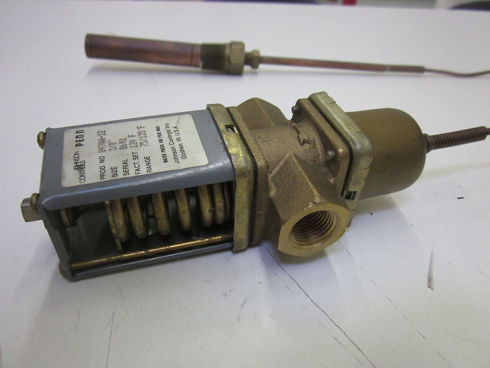JOHNSON CONTROLS V47AA12 *USED*