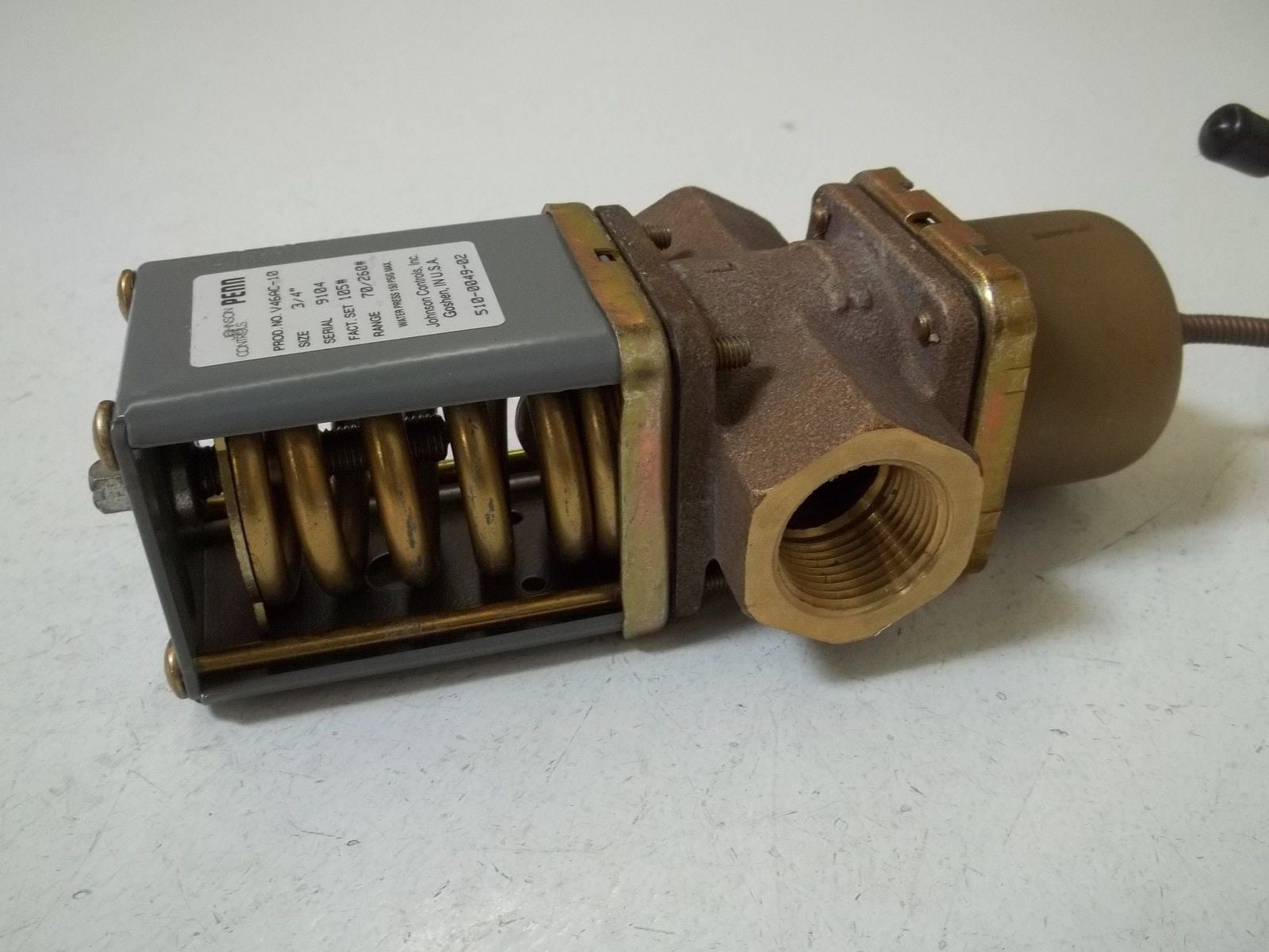 JOHNSON CONTROL V46AC-10 WATER PRESSURE 150PSIG MAX. *USED*