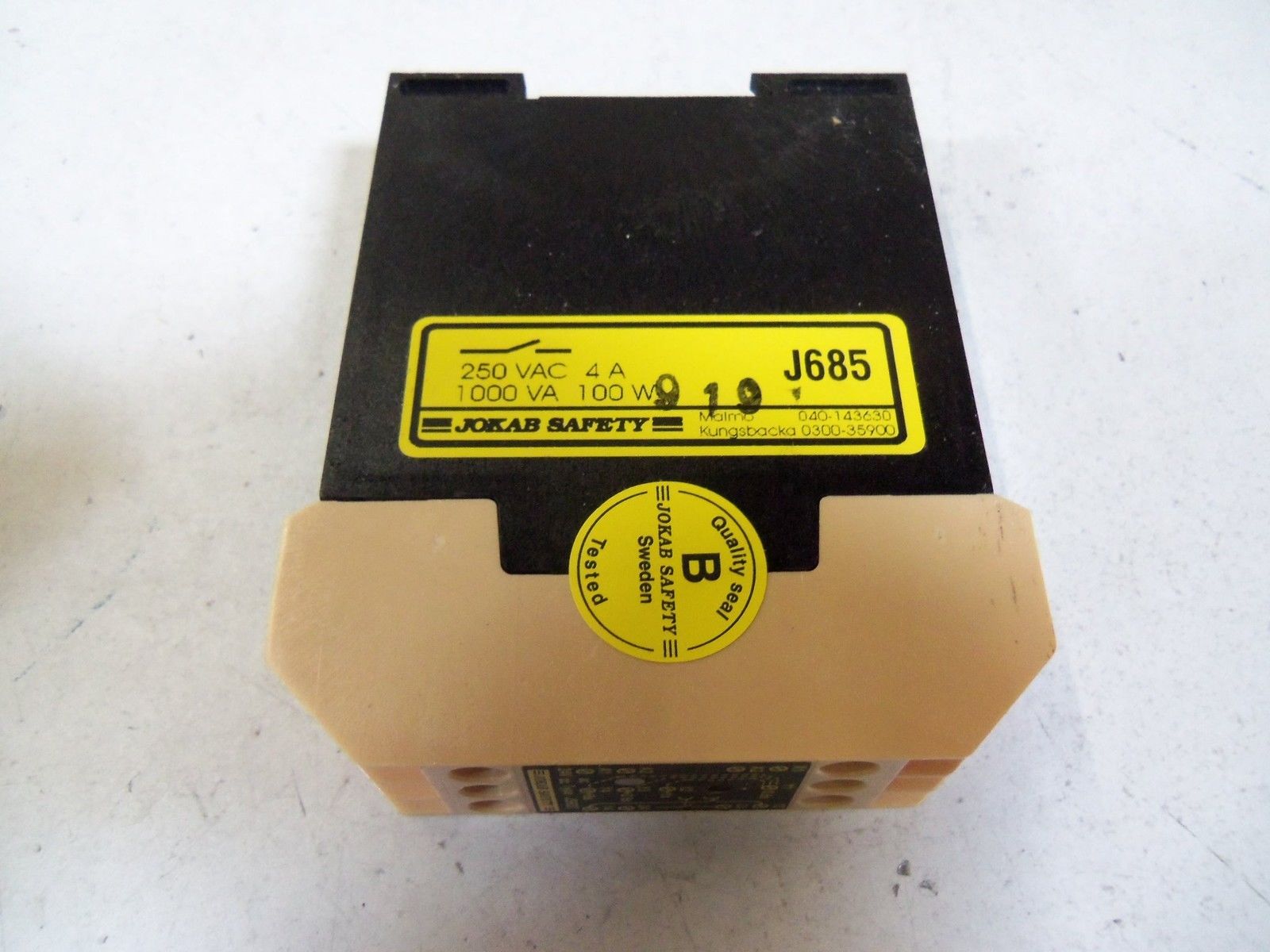 JOKAB SAFETY JSR3T SAFETY RELAY *NEW IN BOX*