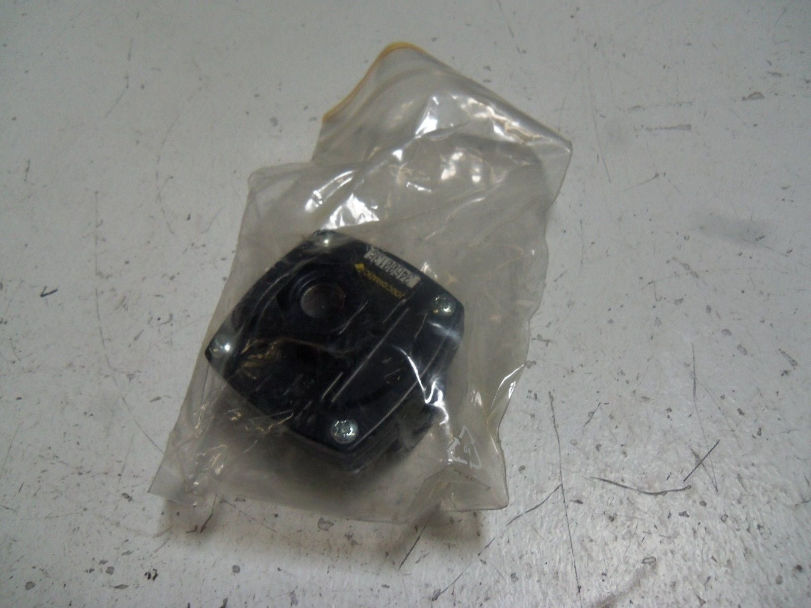 JOUCOMATIC 34600136 PNEUMATIC EXHAUST VALVE *NEW NO BOX*