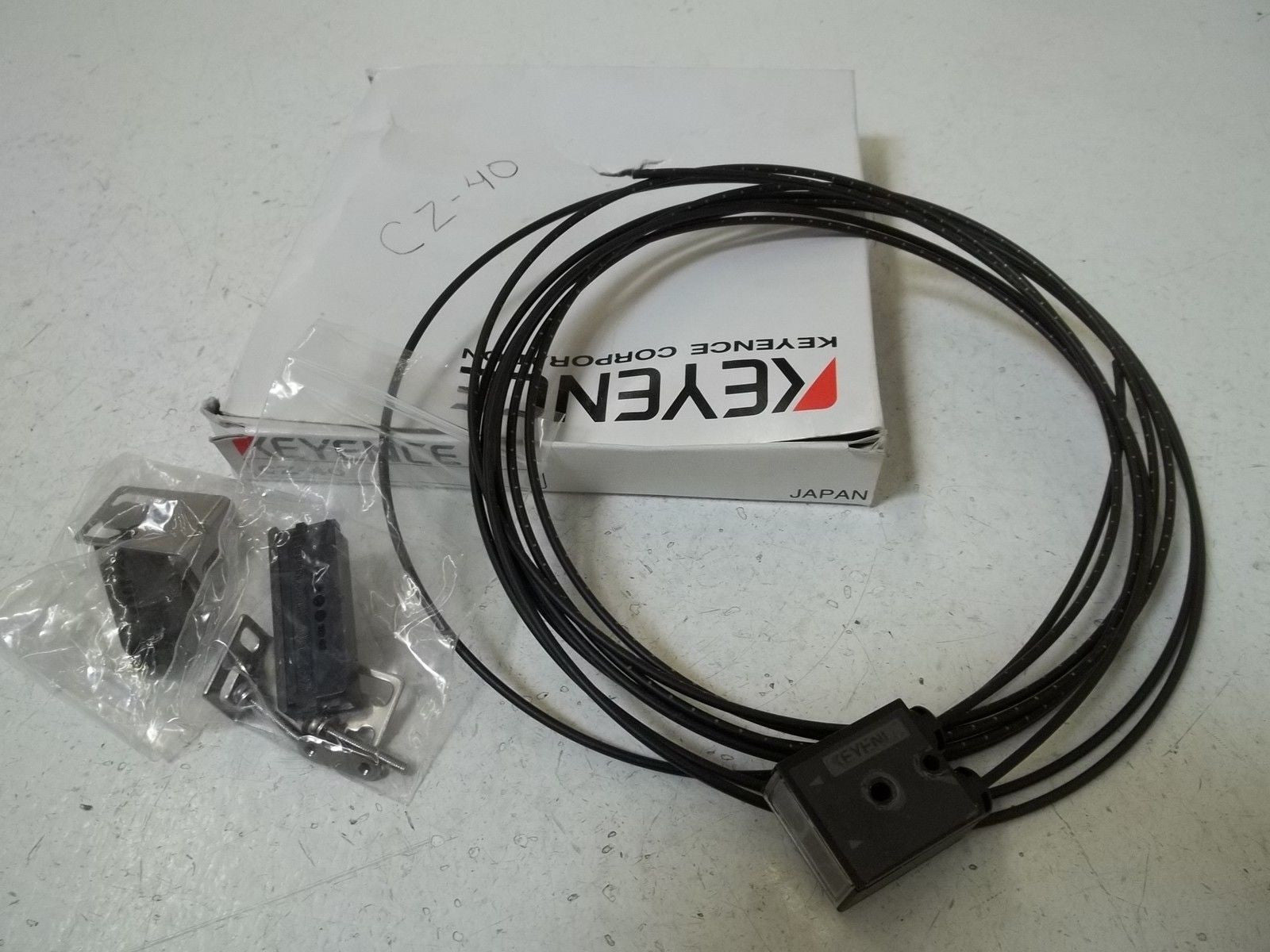 KEYENCE CZ-40 *NEW IN BOX*